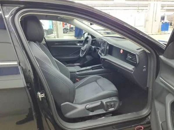 Volkswagen Passat Variant Business DSG 1,5 eTSI 110kW 4