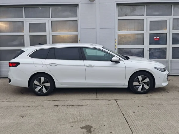 Volkswagen Passat Variant Business DSG 1,5 eTSI 110kW 9