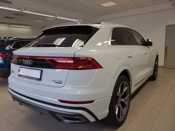 Audi Q8 S-line Quattro 50 TDI 210kW 2