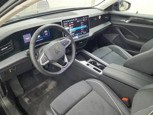 Volkswagen Passat Variant Business DSG 1,5 eTSI 110kW 3