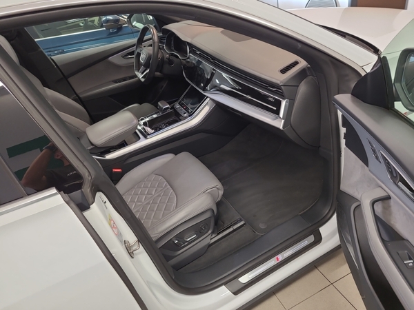 Audi Q8 S-line Quattro 50 TDI 210kW 4