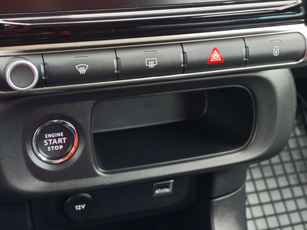 Citroën C3 SHINE PureTech 1,2 61kW 12