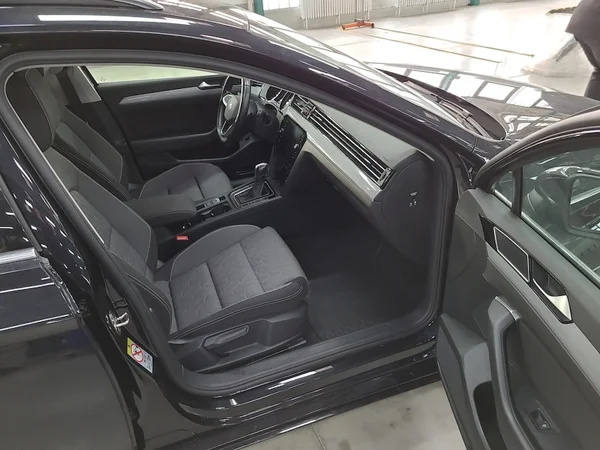 Volkswagen Passat Variant Business DSG 2,0 TDI 110kW 4