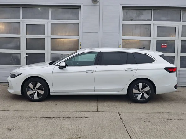 Volkswagen Passat Variant Business DSG 1,5 eTSI 110kW 8