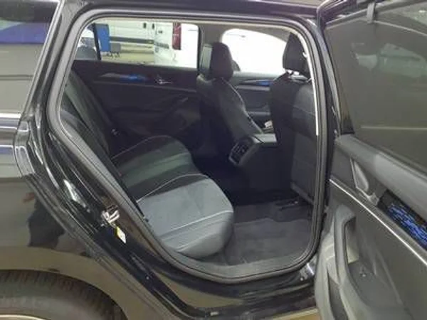 Volkswagen Passat Variant Elegance DSG 2,0 TDI 110kW 5