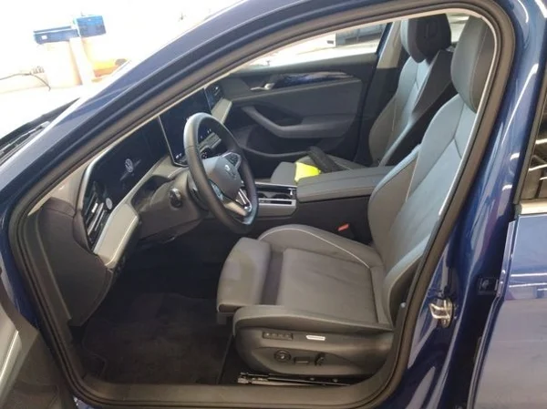 Volkswagen Passat Variant Elegance + dovýbava DSG 2,0 TDI 110kW 5