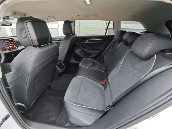 Volkswagen Passat Variant Business DSG 1,5 eTSI 110kW 11