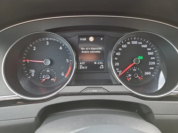 Volkswagen Passat Variant Business DSG 2,0 TDI 110kW 5