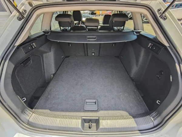 Volkswagen Golf Variant Life + dovýbava 2,0 TDI 85kW 29