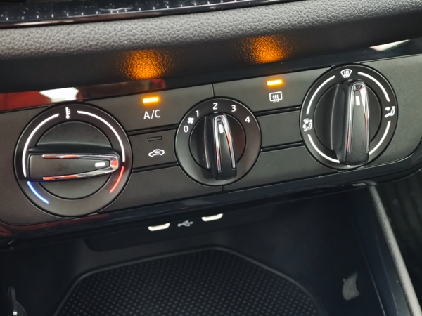 Škoda Fabia Essence MPi 59kW 19