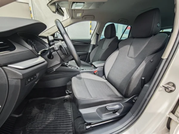 Škoda Octavia Combi Ambition DSG 2,0 TDI 85kW 11