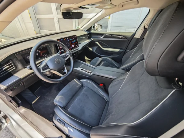 Volkswagen Passat Variant Business DSG 1,5 eTSI 110kW 10