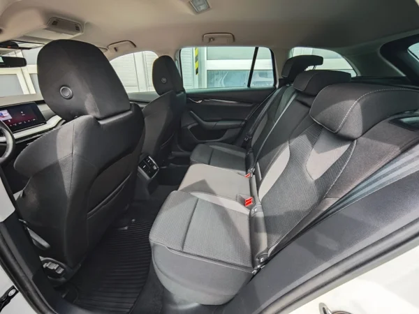 Škoda Octavia Combi Ambition DSG 2,0 TDI 85kW 12