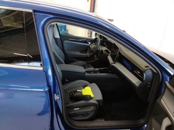 Volkswagen Passat Variant Elegance + dovýbava DSG 2,0 TDI 110kW 6