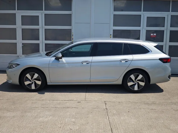 Volkswagen Passat Variant Business DSG 1,5 eTSI 110kW 8