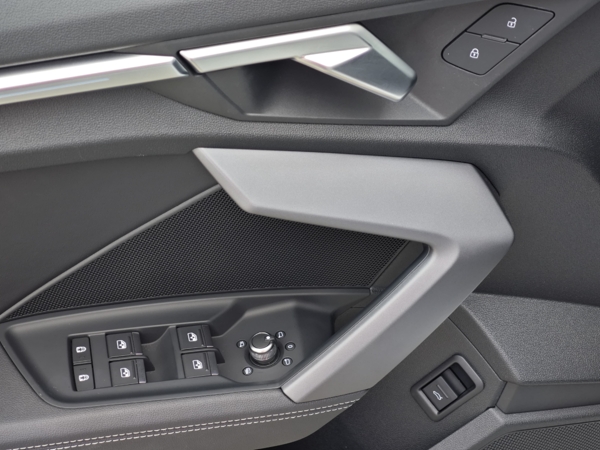 Audi A3 Sportback bohatá dovýbava S-Tronic STR 35 TDI 110kW 27