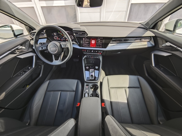 Audi A3 Sportback bohatá dovýbava S-Tronic STR 35 TDI 110kW 11