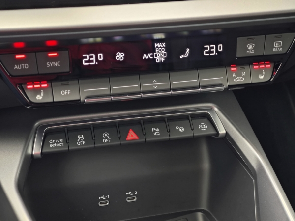 Audi A3 Sportback bohatá dovýbava S-Tronic STR 35 TDI 110kW 20