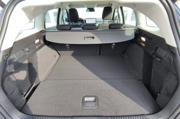 Ford Focus Kombi Active Plus set A/T EcoBoost mHEV 92kW 10