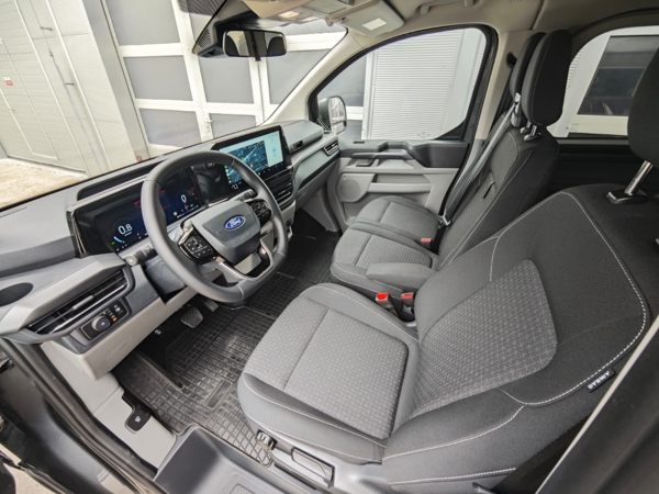 Ford Tourneo Custom Family L2 A8 2.0TDCi EcoBlue 100kW 10