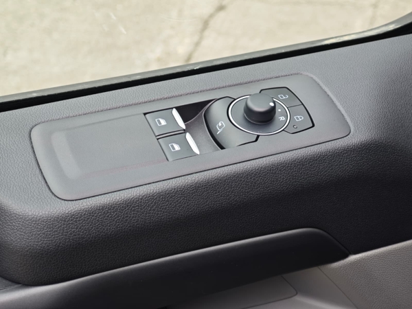 Ford Tourneo Custom Family L2 A8 2.0TDCi EcoBlue 100kW 34