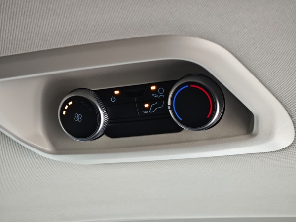 Ford Tourneo Custom Family L2 A8 2.0TDCi EcoBlue 100kW 33