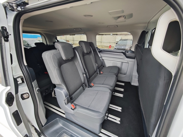 Ford Tourneo Custom Family L2 A8 2.0TDCi EcoBlue 100kW 11