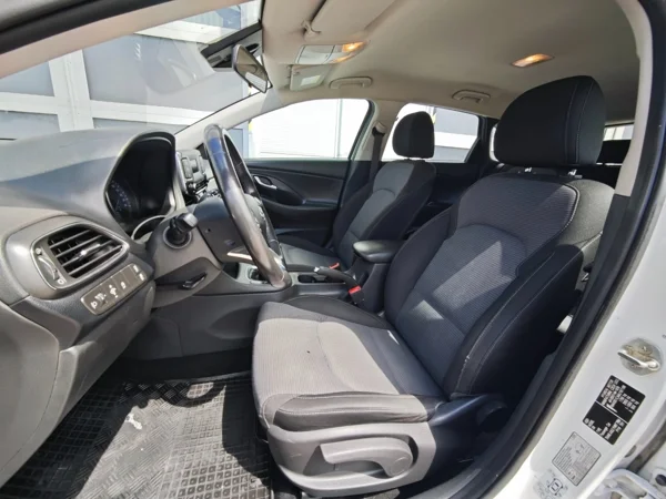 Hyundai i30 Comfort Pack 1,5 DPi 81kW 11