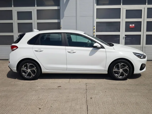 Hyundai i30 Comfort Pack 1,5 DPi 81kW 9