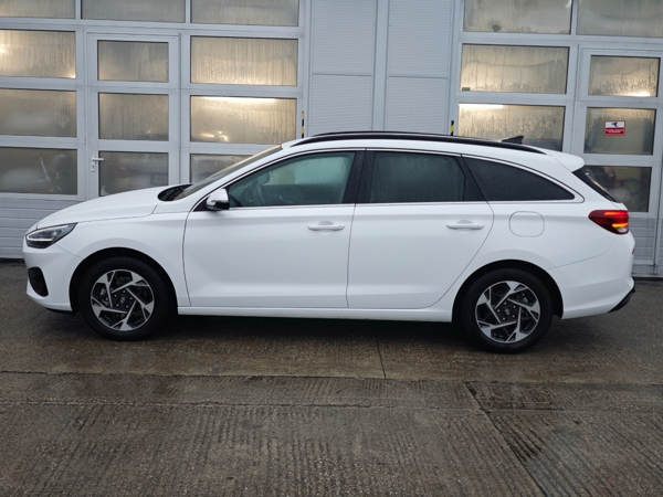 Hyundai i30 CW FAMILY + NAVI + LED 1,5 71kW 8