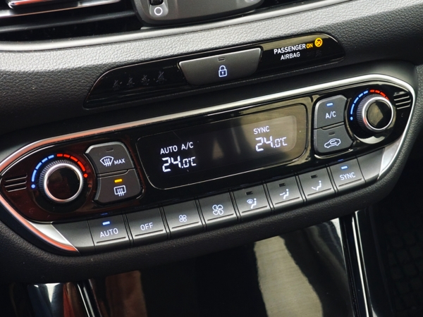 Hyundai i30 CW FAMILY + NAVI + LED 1,5 71kW 20