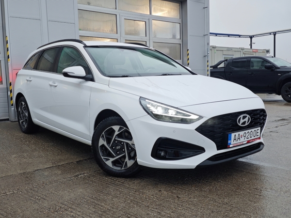 Hyundai i30 CW FAMILY + NAVI + LED 1,5 71kW 5