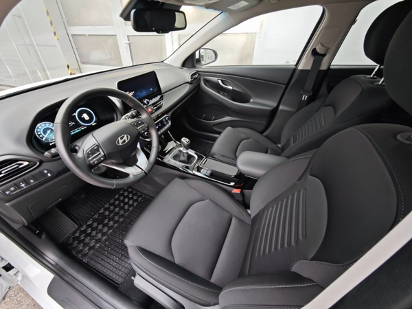 Hyundai i30 CW FAMILY + NAVI + LED 1,5 71kW 10