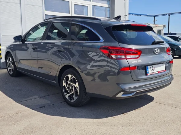 Hyundai i30 CW FAMILY + Smart Pack DCT 1,5 T-GDi MHEV  103kW 7
