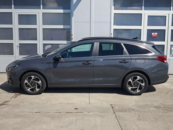 Hyundai i30 CW FAMILY + Smart Pack DCT 1,5 T-GDi MHEV  103kW 8
