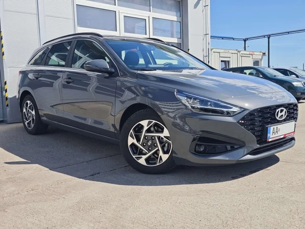 Hyundai i30 CW FAMILY + Smart Pack DCT 1,5 T-GDi MHEV  103kW 5