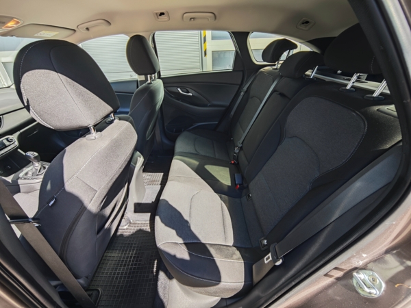 Hyundai i30 CW Family 1,5 DPi 81kW 11
