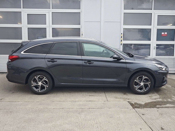 Hyundai i30 CW Family 1,5 DPi 81kW 9