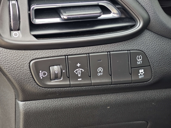 Hyundai i30 CW Family 1,5 DPi 81kW 23