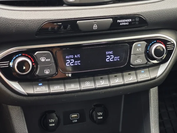 Hyundai i30 CW Family 1,6 CRDi 85kW 18