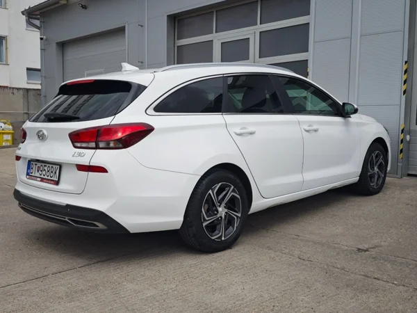Hyundai i30 CW Family 1,6 CRDi 85kW 2