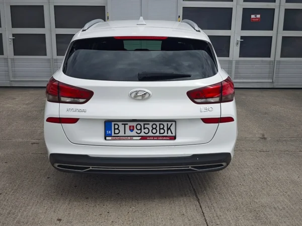 Hyundai i30 CW Family 1,6 CRDi 85kW 6