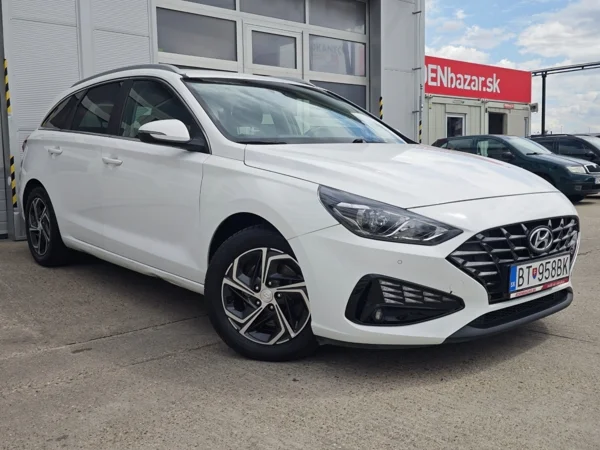 Hyundai i30 CW Family 1,6 CRDi 85kW 5
