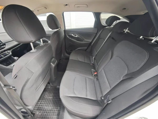 Hyundai i30 CW Family 1,6 CRDi 85kW 12