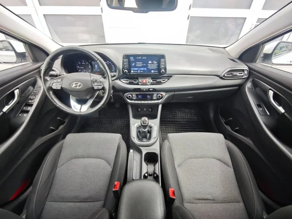Hyundai i30 CW Family 1,6 CRDi 85kW 13