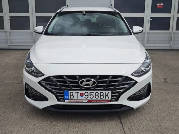 Hyundai i30 CW Family 1,6 CRDi 85kW 4