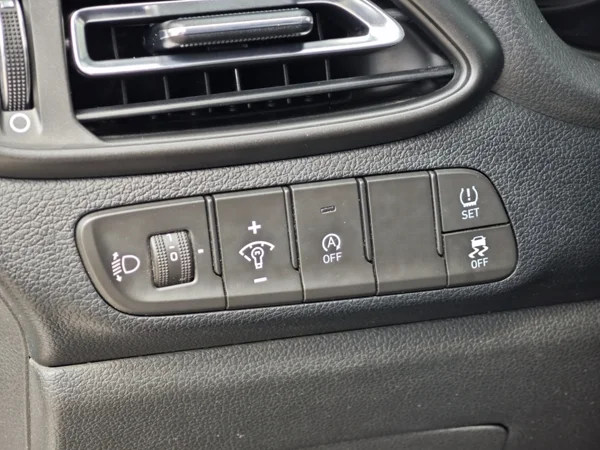 Hyundai i30 CW Family 1,6 CRDi 85kW 26