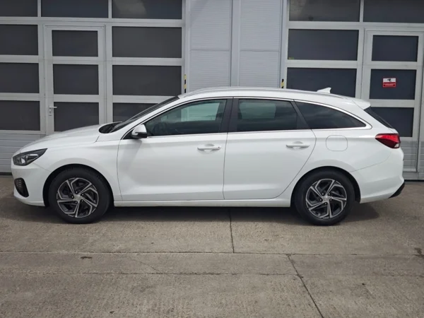 Hyundai i30 CW Family 1,6 CRDi 85kW 8