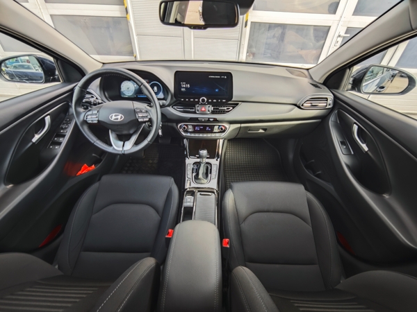 Hyundai i30 CW FAMILY DCT 1,5 T-GDi MHEV 103kW 12