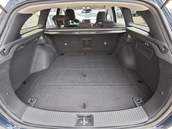 Hyundai i30 CW FAMILY DCT 1,5 T-GDi MHEV 103kW 32
